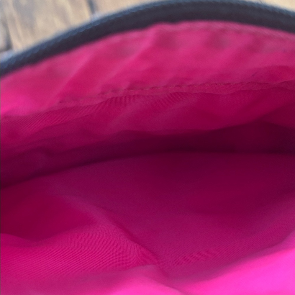 Dooney & Burke Crossbody vintage  Bag in Olive Green - Lightweight Shoulder Bag - Picture 5 of 5